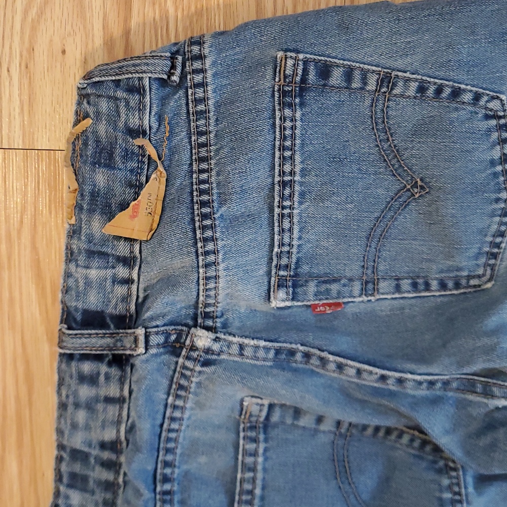Levi's Boy's 550 Relaxed Jeans Light Wash 8 Regular 24x22 - Picture 5 of 5
